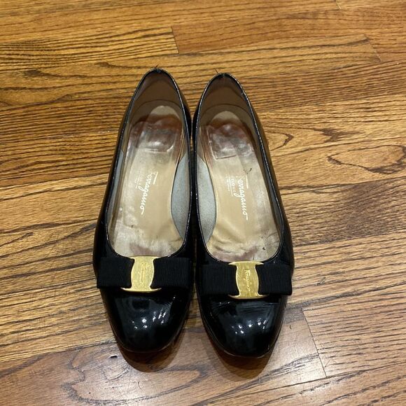 Ferragamo Vara Bow pump shoe size 6.5 - Picture 2 of 8